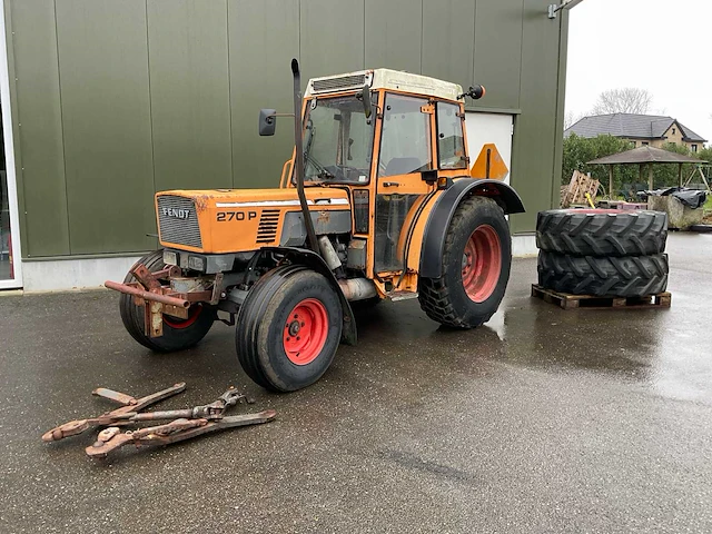 1984 fendt 270p tweewielaangedreven landbouwtractor - afbeelding 1 van  29