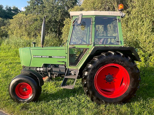 1984 fendt farmer 304 ls turbomatik tweewielaangedreven landbouwtractor - afbeelding 8 van  13