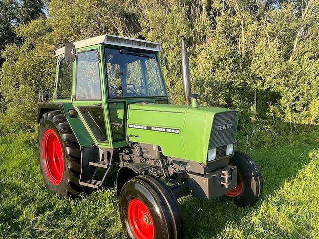 1984 fendt farmer 304 ls turbomatik tweewielaangedreven landbouwtractor - afbeelding 9 van  13