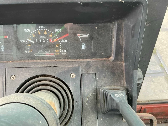1984 fiat 7090 oldtimer tractor - afbeelding 17 van  30