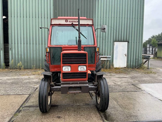 1984 fiat 7090 oldtimer tractor - afbeelding 12 van  30