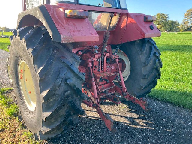 1984 international 845xl tweewielaangedreven landbouwtractor - afbeelding 9 van  12