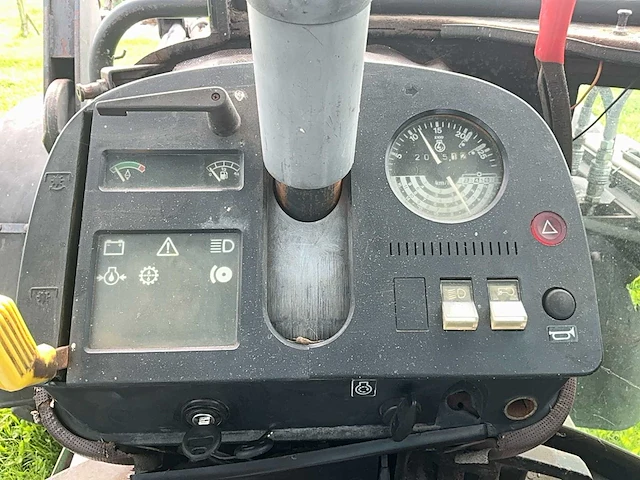 1984 john deere 2040 - afbeelding 21 van  32