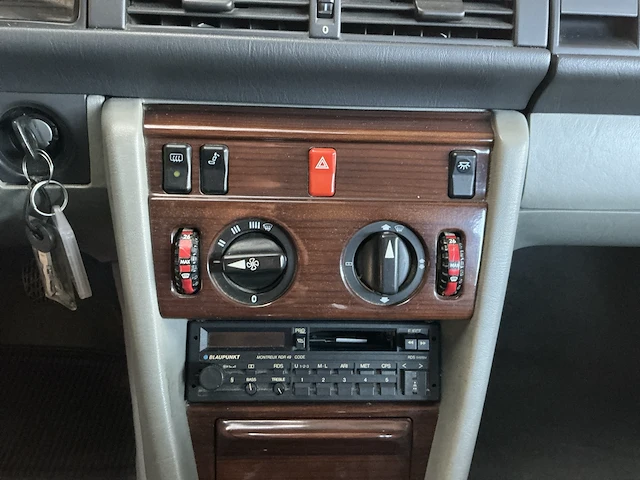 1984 mercedes-benz 200e personenauto - afbeelding 6 van  26