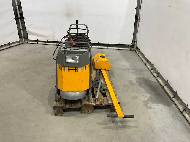 1984 schenck a-s-g raw 03 mobiele banden balanceer machine - afbeelding 8 van  12