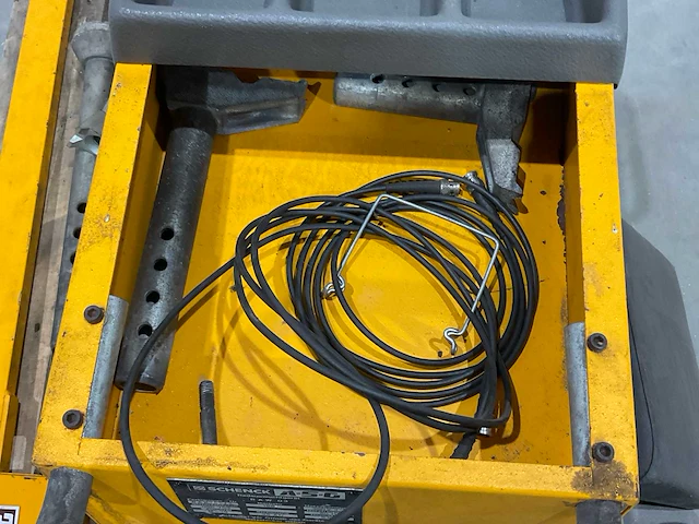 1984 schenck a-s-g raw 03 mobiele banden balanceer machine - afbeelding 11 van  12