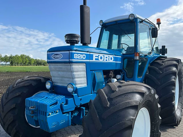 1985 ford 8210 vierwielaangedreven landbouwtractor - afbeelding 2 van  39