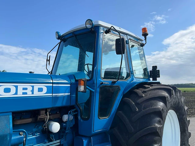 1985 ford 8210 vierwielaangedreven landbouwtractor - afbeelding 4 van  39