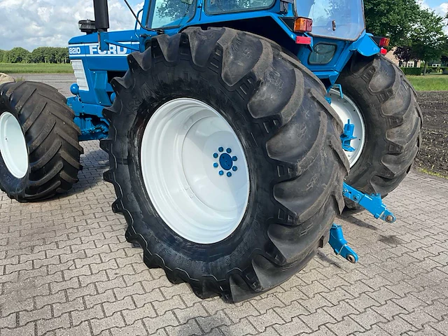 1985 ford 8210 vierwielaangedreven landbouwtractor - afbeelding 14 van  39