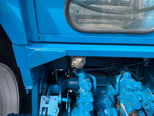 1985 ford 8210 vierwielaangedreven landbouwtractor - afbeelding 19 van  39