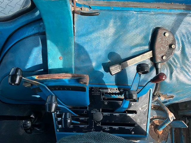 1985 ford 8210 vierwielaangedreven landbouwtractor - afbeelding 29 van  39
