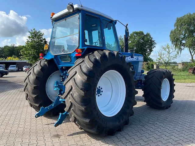 1985 ford 8210 vierwielaangedreven landbouwtractor - afbeelding 37 van  39