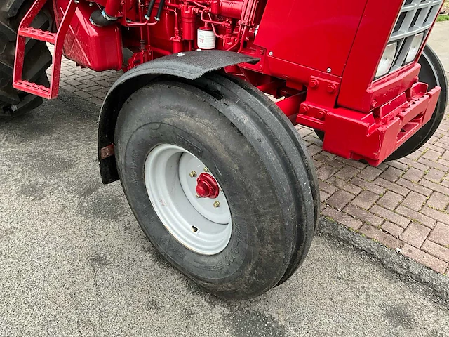 1985 international 745xl ergo-s tweewielaangedreven landbouwtractor - afbeelding 8 van  40