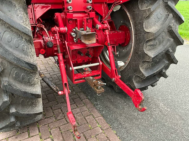 1985 international 745xl ergo-s tweewielaangedreven landbouwtractor - afbeelding 15 van  40