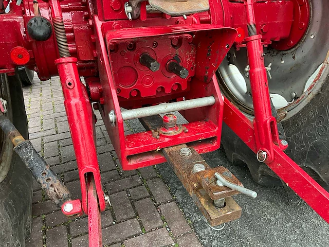 1985 international 745xl ergo-s tweewielaangedreven landbouwtractor - afbeelding 16 van  40