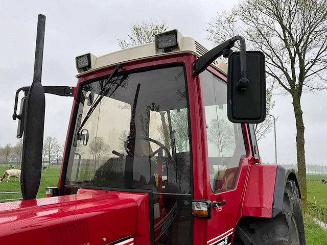 1985 international 745xl ergo-s tweewielaangedreven landbouwtractor - afbeelding 20 van  40