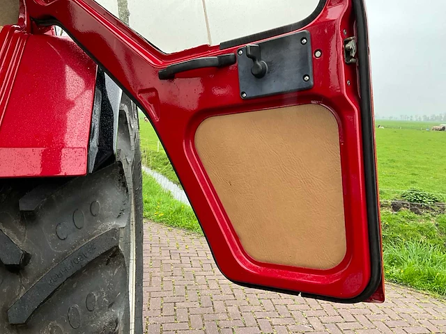 1985 international 745xl ergo-s tweewielaangedreven landbouwtractor - afbeelding 24 van  40
