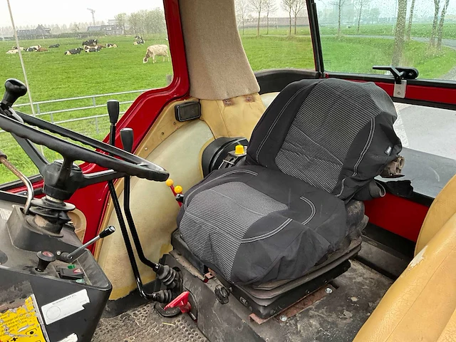 1985 international 745xl ergo-s tweewielaangedreven landbouwtractor - afbeelding 25 van  40