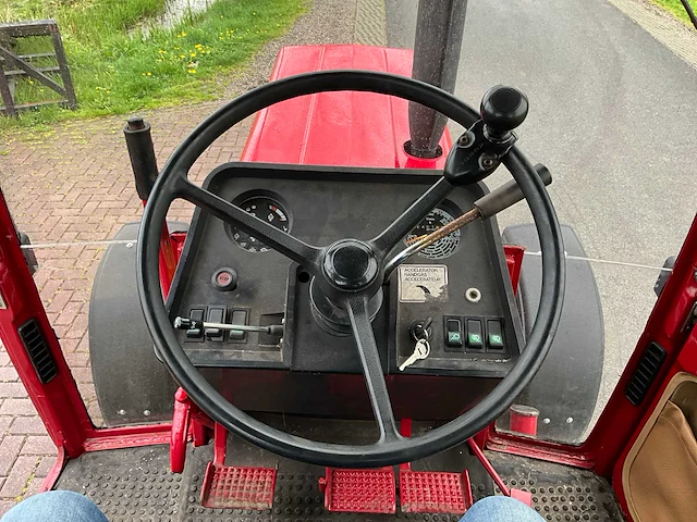 1985 international 745xl ergo-s tweewielaangedreven landbouwtractor - afbeelding 26 van  40