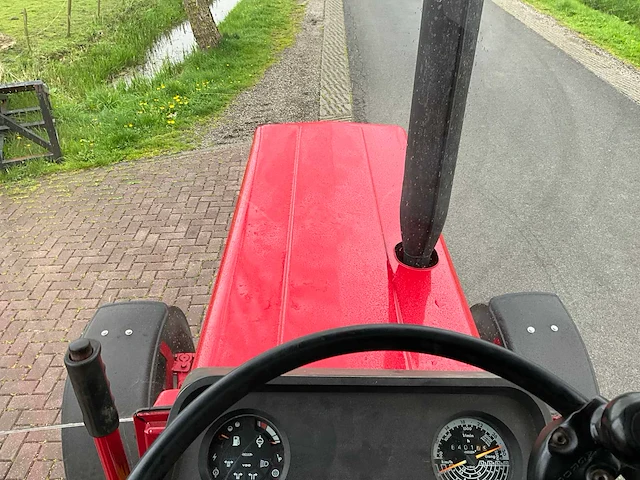1985 international 745xl ergo-s tweewielaangedreven landbouwtractor - afbeelding 28 van  40