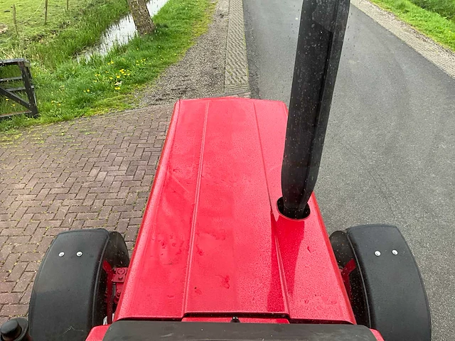 1985 international 745xl ergo-s tweewielaangedreven landbouwtractor - afbeelding 35 van  40