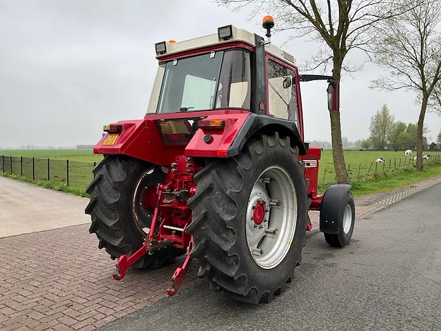 1985 international 745xl ergo-s tweewielaangedreven landbouwtractor - afbeelding 38 van  40