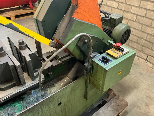 1985 kasto psb 280u beugelzaagmachine - afbeelding 18 van  18