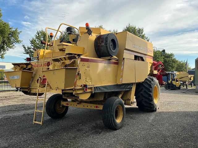 1985 new holland tf44 combain - afbeelding 3 van  72