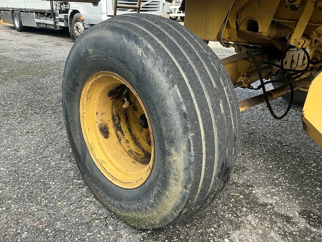 1985 new holland tf44 combain - afbeelding 22 van  72