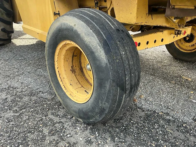 1985 new holland tf44 combain - afbeelding 25 van  72