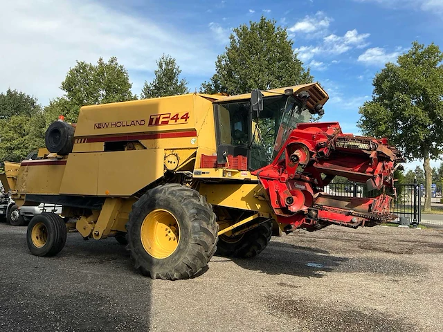 1985 new holland tf44 combain - afbeelding 23 van  72