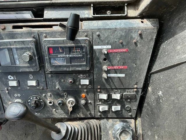 1985 new holland tf44 combain - afbeelding 42 van  72