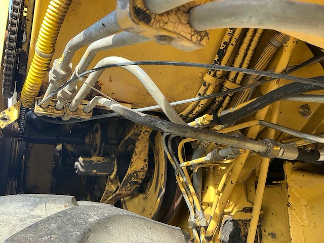 1985 new holland tf44 combain - afbeelding 52 van  72