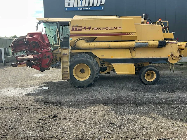 1985 new holland tf44 combain - afbeelding 67 van  72