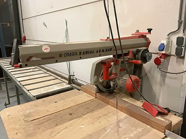 1985 omga rn 600 radiaalafkortzaagmachine - afbeelding 4 van  9