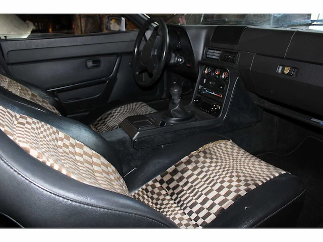 1985 porsche 924 - oldtimer - afbeelding 24 van  41