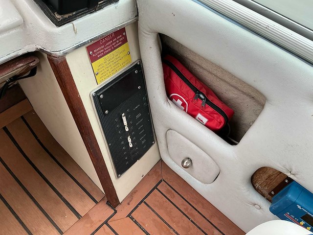 1985 sea ray 270 sundancer speedboot - afbeelding 11 van  35