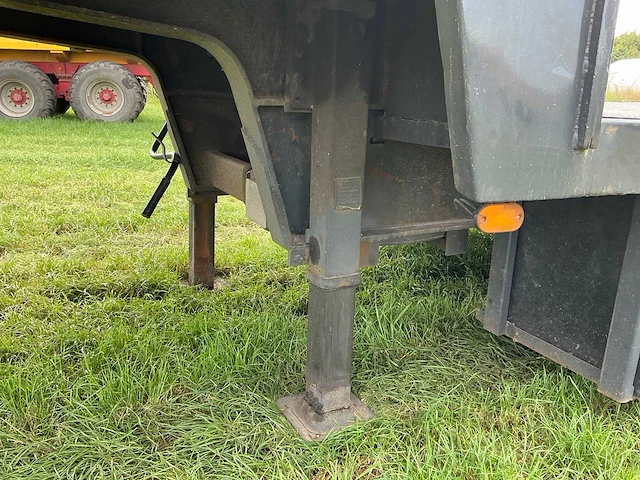 1985 trouillet sbt221 dieplader - afbeelding 6 van  32