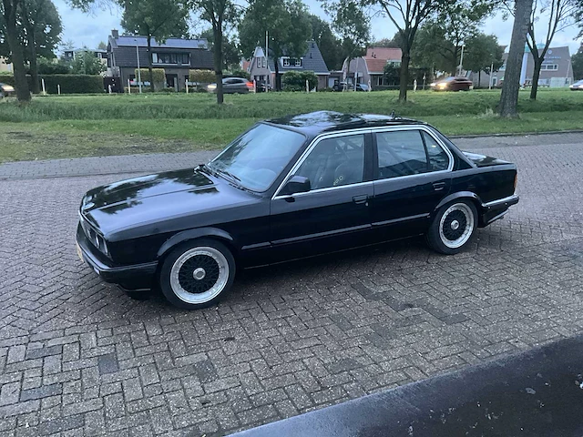 1986 bmw 3-serie e30 325i oldtimer - afbeelding 16 van  17