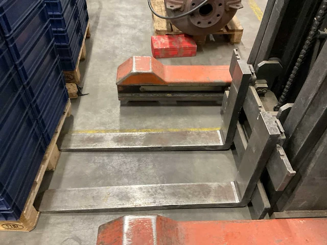 1986 bt btrt2000/5 reach truck - afbeelding 9 van  13