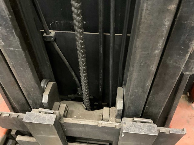 1986 bt btrt2000/5 reach truck - afbeelding 10 van  13