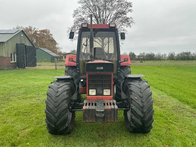 1986 case international 1056 axl vierwielaangedreven landbouwtractor - afbeelding 2 van  55