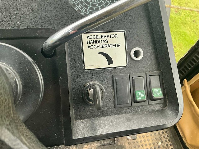 1986 case international 1056 axl vierwielaangedreven landbouwtractor - afbeelding 16 van  55