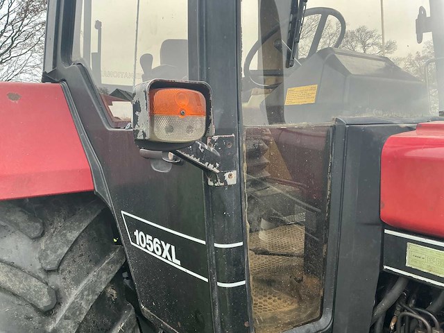 1986 case international 1056 axl vierwielaangedreven landbouwtractor - afbeelding 28 van  55