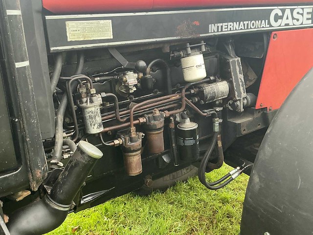 1986 case international 1056 axl vierwielaangedreven landbouwtractor - afbeelding 30 van  55