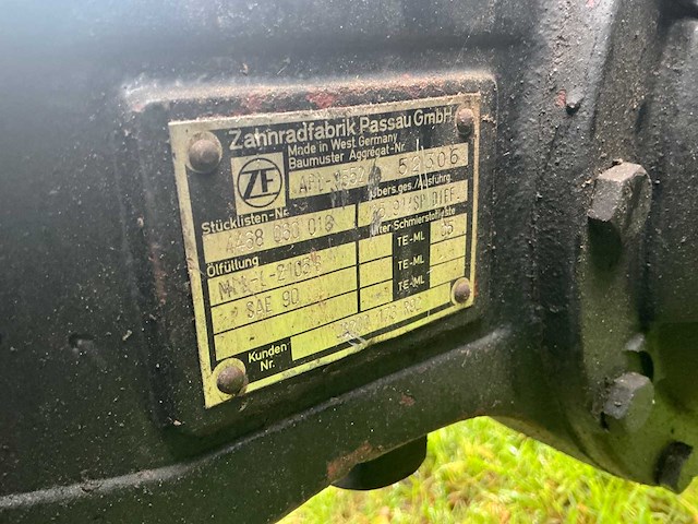 1986 case international 1056 axl vierwielaangedreven landbouwtractor - afbeelding 33 van  55