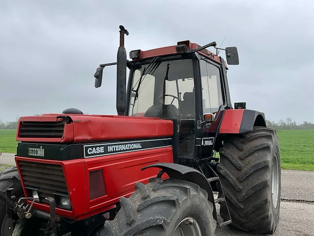 1986 case international 1255xl vierwielaangedreven landbouwtractor - afbeelding 2 van  39