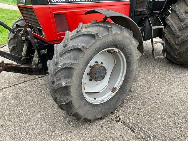 1986 case international 1255xl vierwielaangedreven landbouwtractor - afbeelding 16 van  39