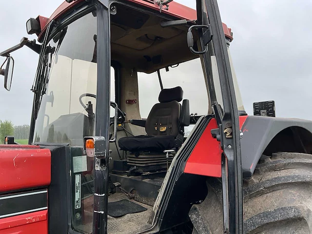 1986 case international 1255xl vierwielaangedreven landbouwtractor - afbeelding 21 van  39