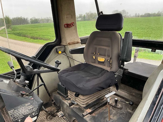 1986 case international 1255xl vierwielaangedreven landbouwtractor - afbeelding 22 van  39